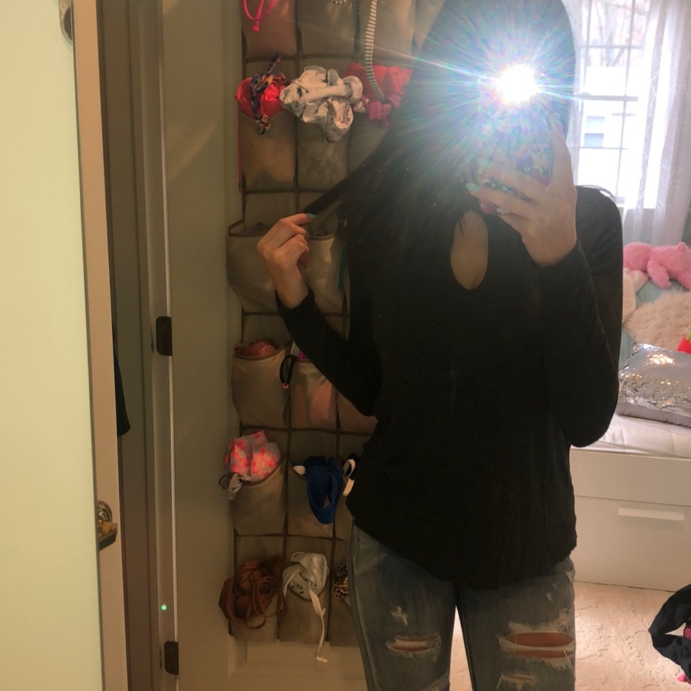 American Eagle flowy shirt